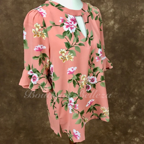 Floral Print Top w/Keyhole Cutout and Bell Sleeves - Picture 10 of 10